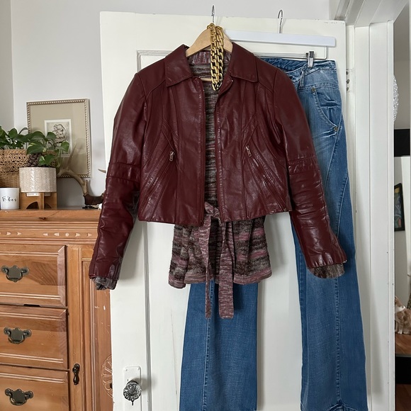 Bell sleeved tie sweater - Picture 3 of 4